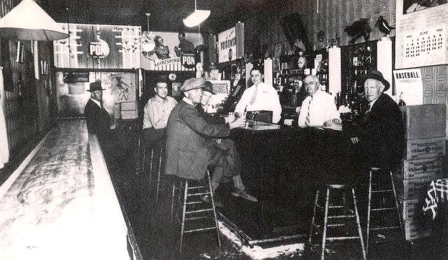 Cloverleaf Tavern Shuffleboard