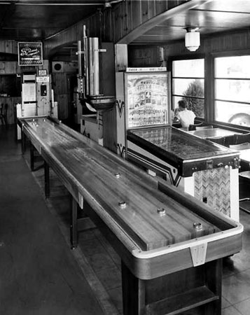 Primos Champion Sales & Distributing Co. Shuffleboard